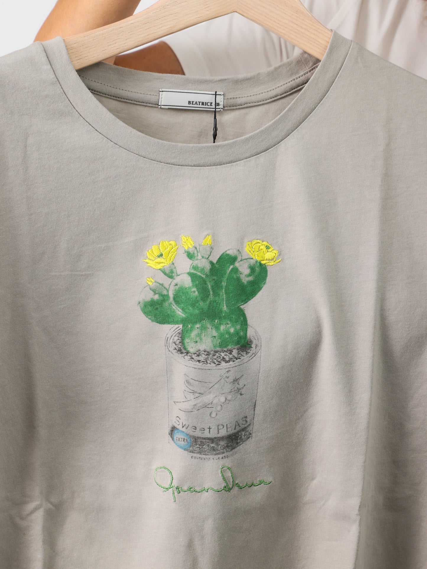 サボテングラフィックTシャツ(BEATRICE)