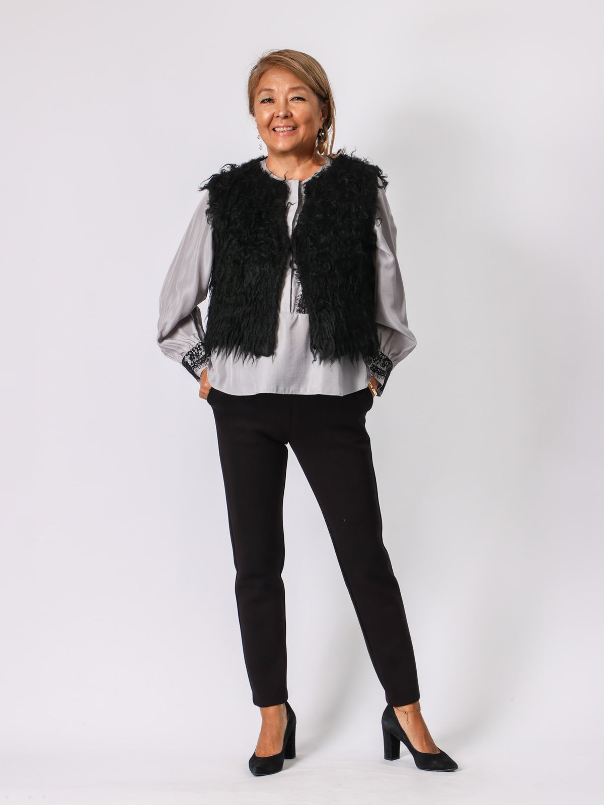 ふんわり起毛フェイクファーベスト(BEATRICE)