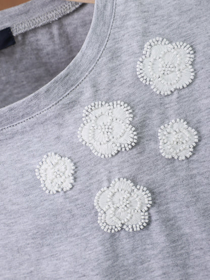ビーズ＆花モチーフ刺繍Tシャツ（BEATRICE）