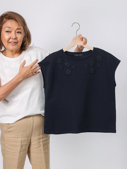 ビーズ＆花モチーフ刺繍Tシャツ（BEATRICE）