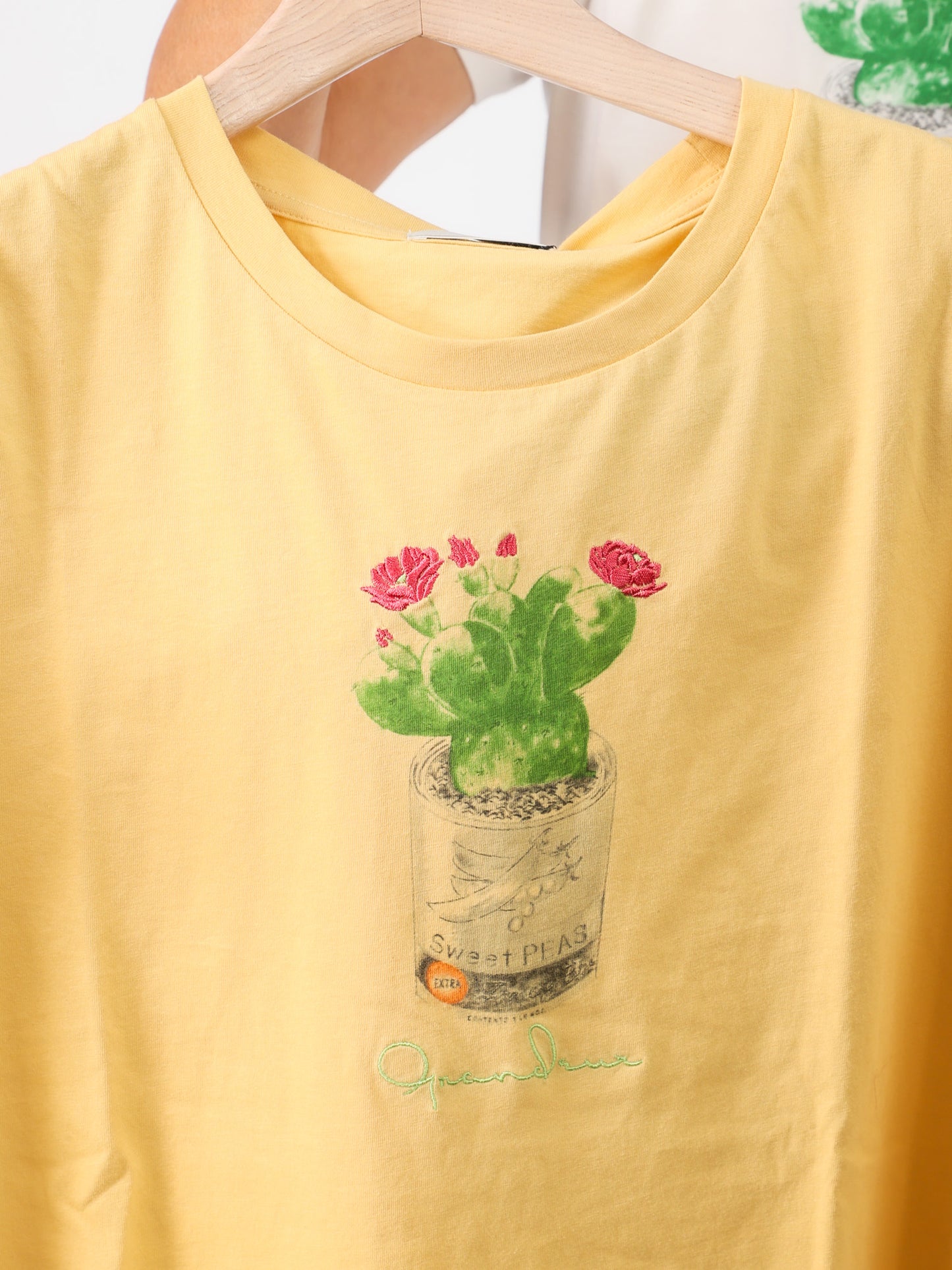 サボテングラフィックTシャツ（BEATRICE）