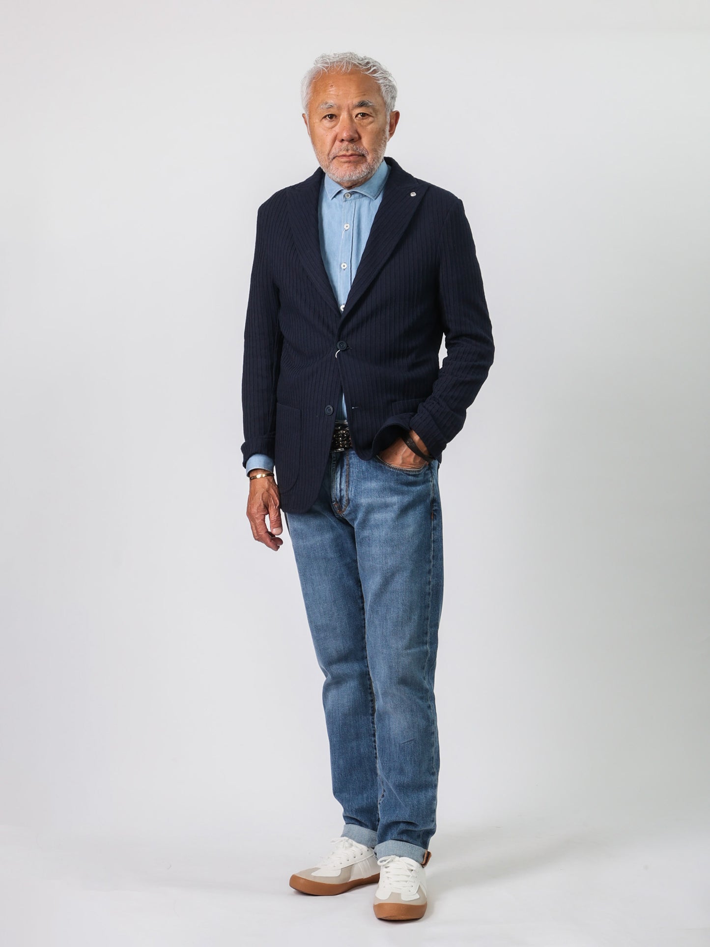 ダークカラースリムジーンズ（QB24）