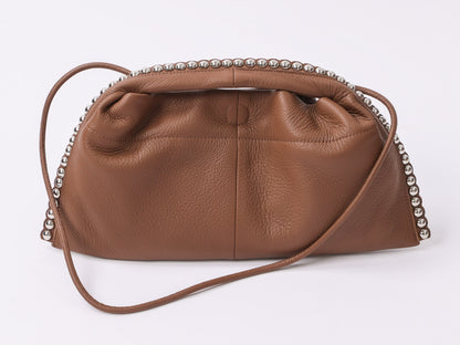スタッズ付きレザーバッグ（BRAHMIN)
