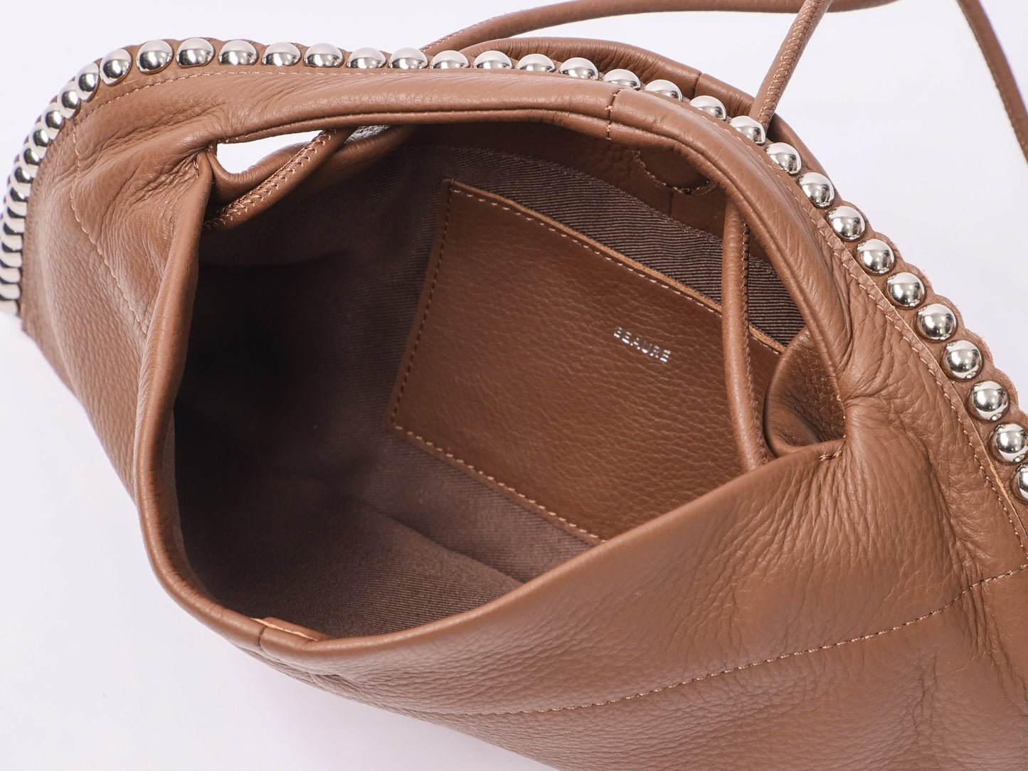 スタッズ付きレザーバッグ（BRAHMIN)