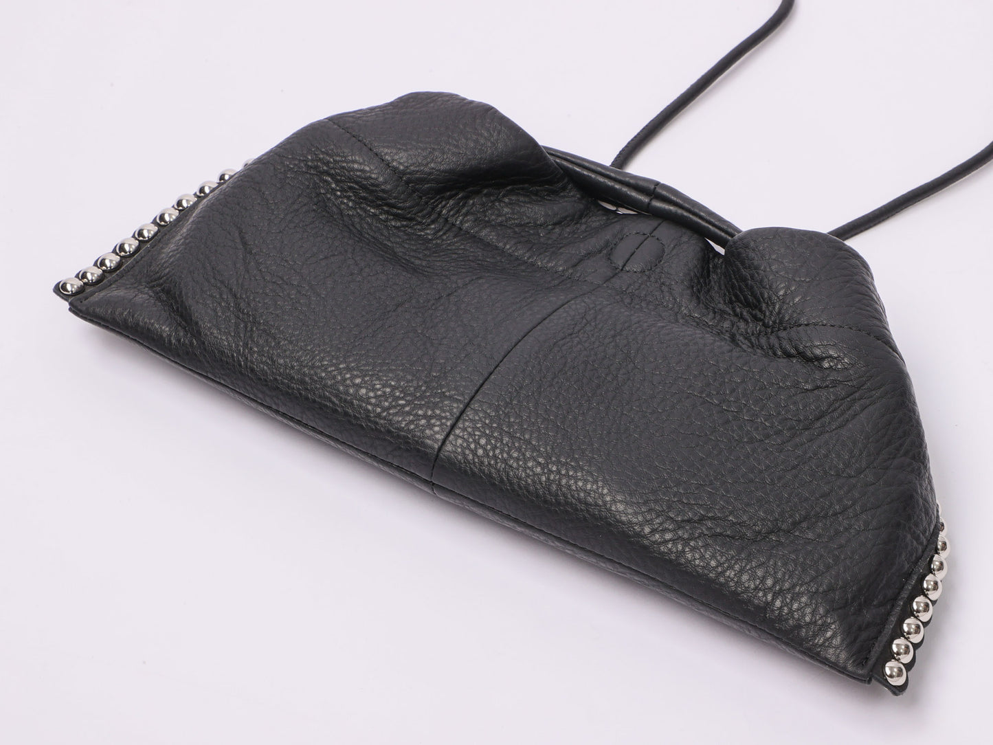 スタッズ付きレザーバッグ（BRAHMIN)