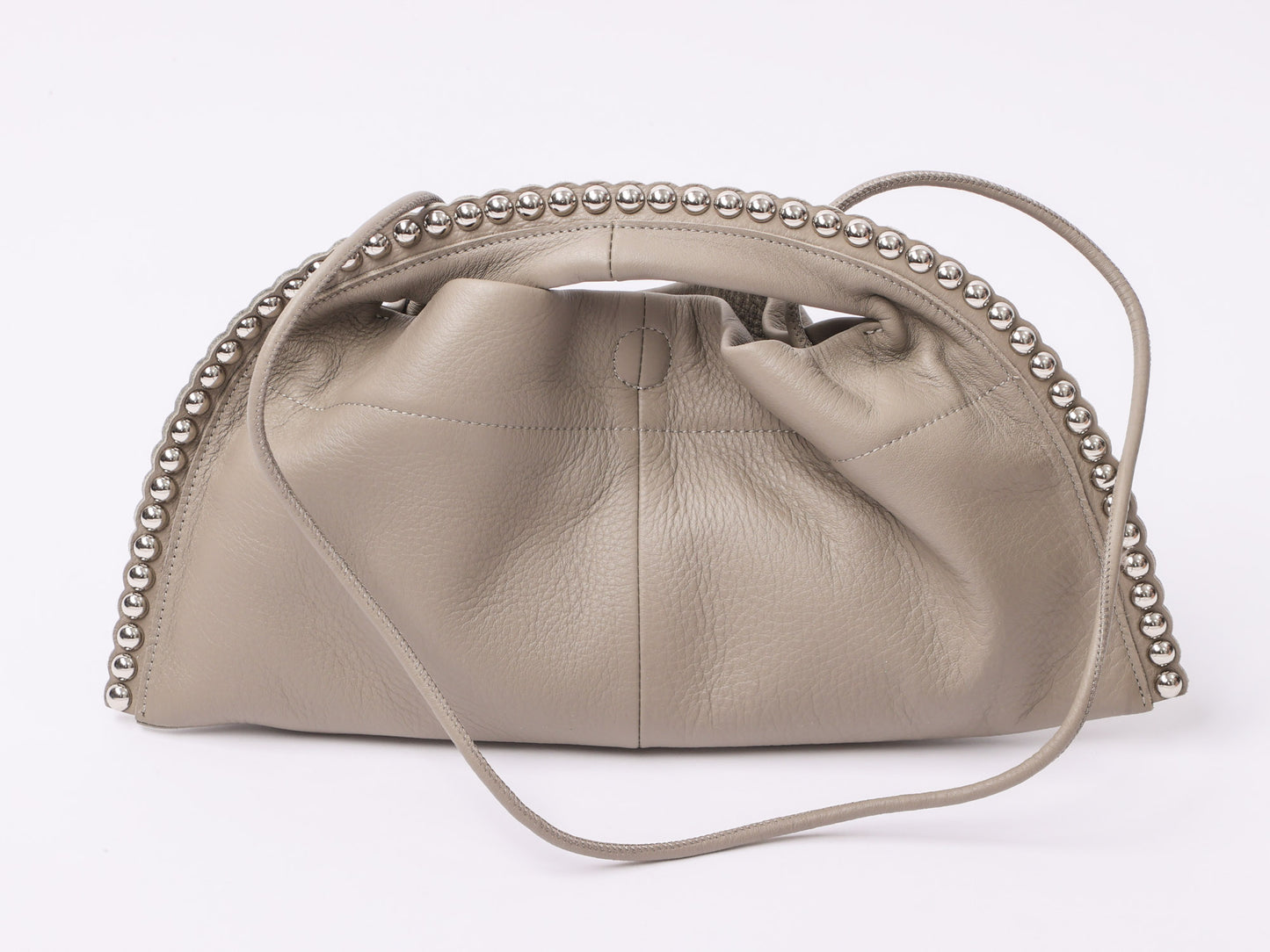 スタッズ付きレザーバッグ（BRAHMIN)