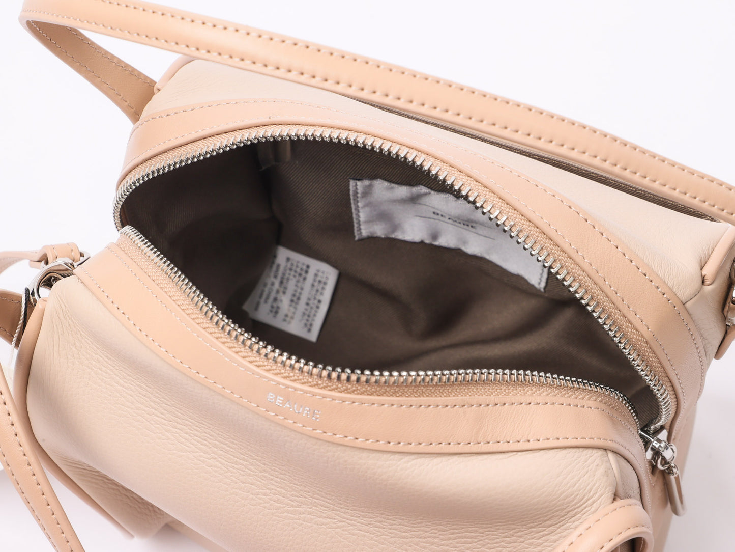 ショルダー付きボストンバッグ（BRAHMIN)