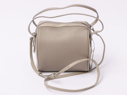 ショルダー付きボストンバッグ（BRAHMIN)