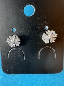 クリスタルピアス(インポート）